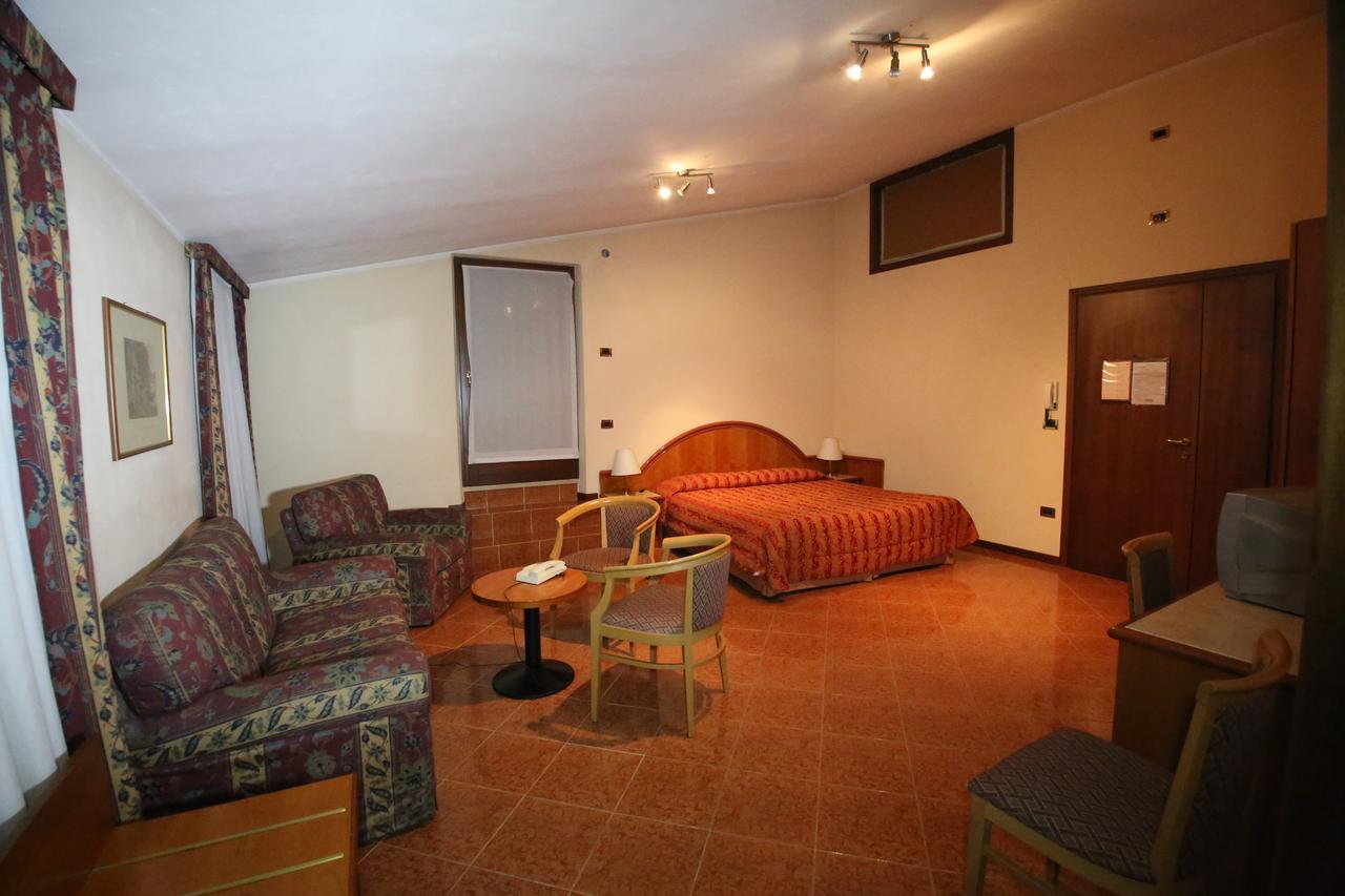 Hotel Paris Castel Goffredo